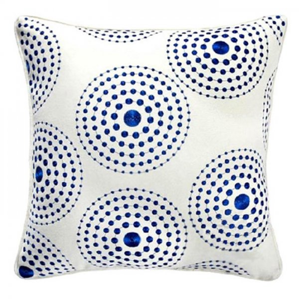 Декоративная подушка Round Pattern синяя вышивка Темно-синий Белый Декоративная подушка Round Pattern синяя вышивка Темно-синий Белый в Брянске | Loft Concept