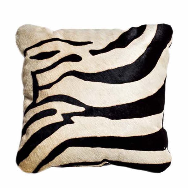 Подушка меховая Zebra Белый Черный Подушка меховая Zebra Белый Черный в Брянске | Loft Concept