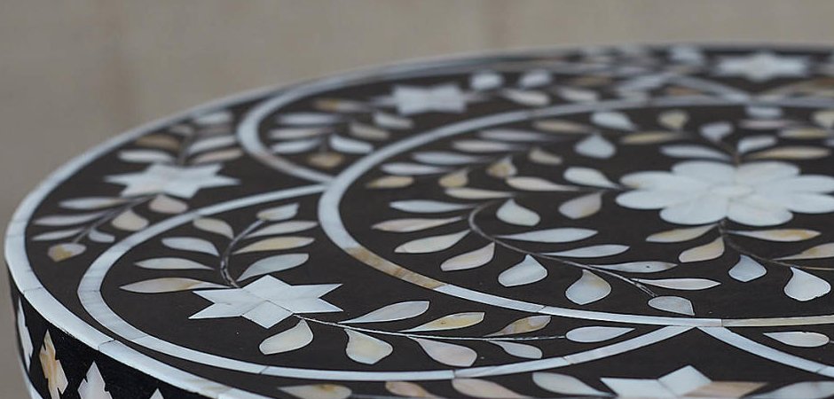 Приставной столик Inlaid Bone Flowers Приставной столик Inlaid Bone Flowers - Loft-Concept в Брянске
