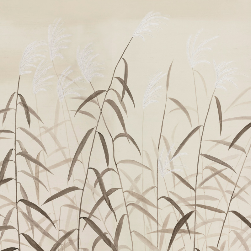 Обои ручная роспись Wild Grasses Original colourway on Bleached Silver slub silk with embroidery Обои ручная роспись Wild Grasses Original colourway on Bleached Silver slub silk with embroidery в Брянске | Loft Concept