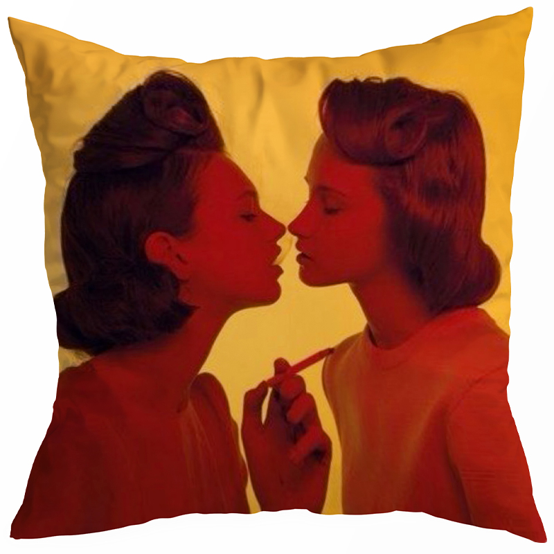 Декоративная подушка Seletti Cushion Smoking Girl Желтый Красный Декоративная подушка Seletti Cushion Smoking Girl Желтый Красный в Брянске | Loft Concept