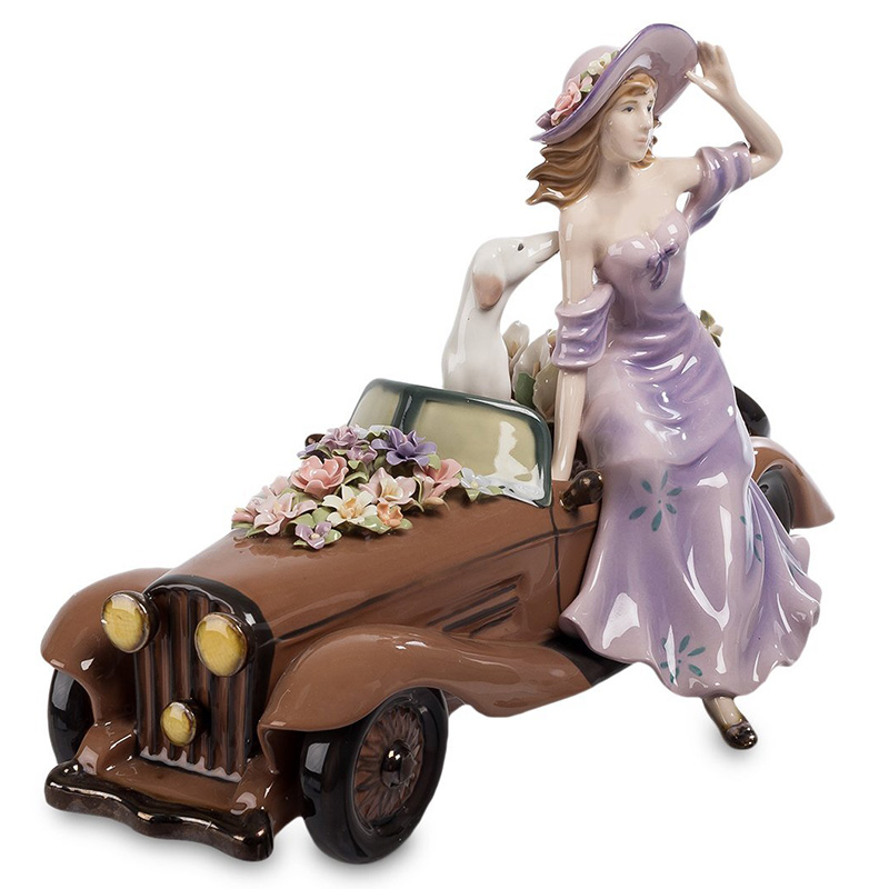 Статуэтка фарфоровая Девушка с автомобилем Charming Statuette Сиреневый Коричневый Белый Зеленый Розовый Статуэтка фарфоровая Девушка с автомобилем Charming Statuette Сиреневый Коричневый Белый Зеленый Розовый в Брянске | Loft Concept