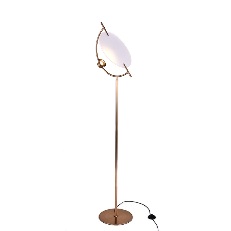 Торшер Gaspar Floor lamp Белый Золотой Торшер Gaspar Floor lamp Белый Золотой в Брянске | Loft Concept