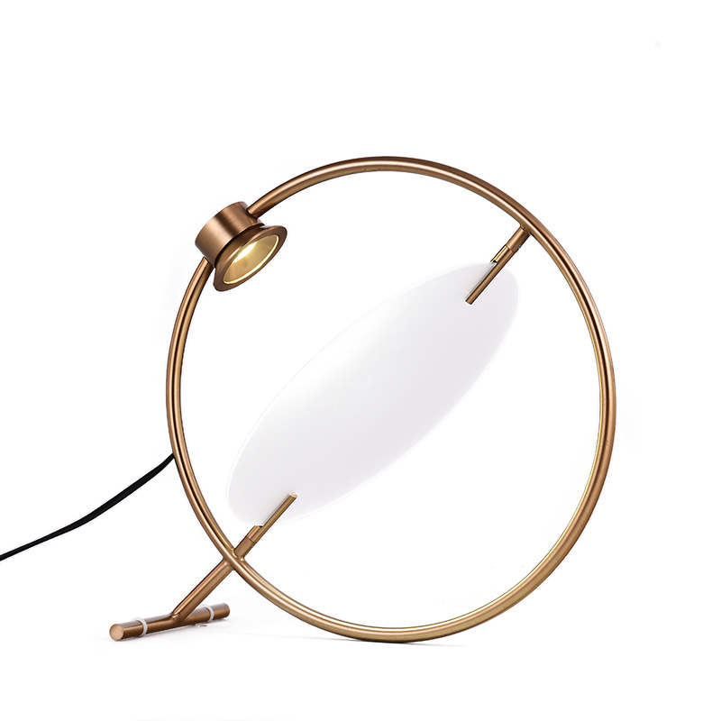 Настольная лампа Gaspar Table Lamp Золотой Белый Настольная лампа Gaspar Table Lamp Золотой Белый в Брянске | Loft Concept