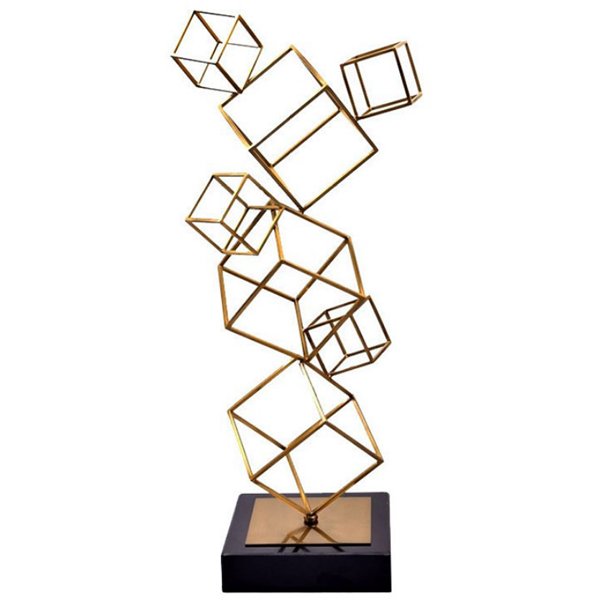 Статуэтка Cube Balance Stat gold Черный Глянцевое золото Статуэтка Cube Balance Stat gold Черный Глянцевое золото в Брянске | Loft Concept