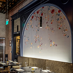 Обои ручная роспись Falling Flowers Standard colourway on Pale Grey dyed silk варинант исполнения - 3 | Loft Concept в Брянске