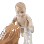 Статуэтка фарфоровая Девушка с ребенком Charming Statuette варинант исполнения - 1 | Loft Concept в Брянске