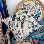 Подушка декоративная с изображением птицы в саду Beige Chinoiserie Birds in the Rose Garden Cushion варинант исполнения - 3 | Loft Concept в Брянске