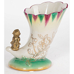 Ваза из фарфора с бронзовой фигуркой ангела Eden Garden porcelain and bronze варинант исполнения - 2 | Loft Concept в Брянске