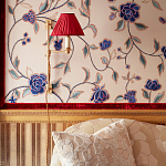 Обои с вышивкой ручной работы Flora Catherine colourway on Liso Pearl wool sateen варинант исполнения - 3 | Loft Concept в Брянске