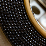 Зеркало в черной фактурной раме с золотым кантом Summon the Light варинант исполнения - 2 | Loft Concept в Брянске