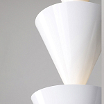 Подвесной светильник светодиодный в виде ряда белых металлических конусов  Herringbone варинант исполнения - 6 | Loft Concept в Брянске