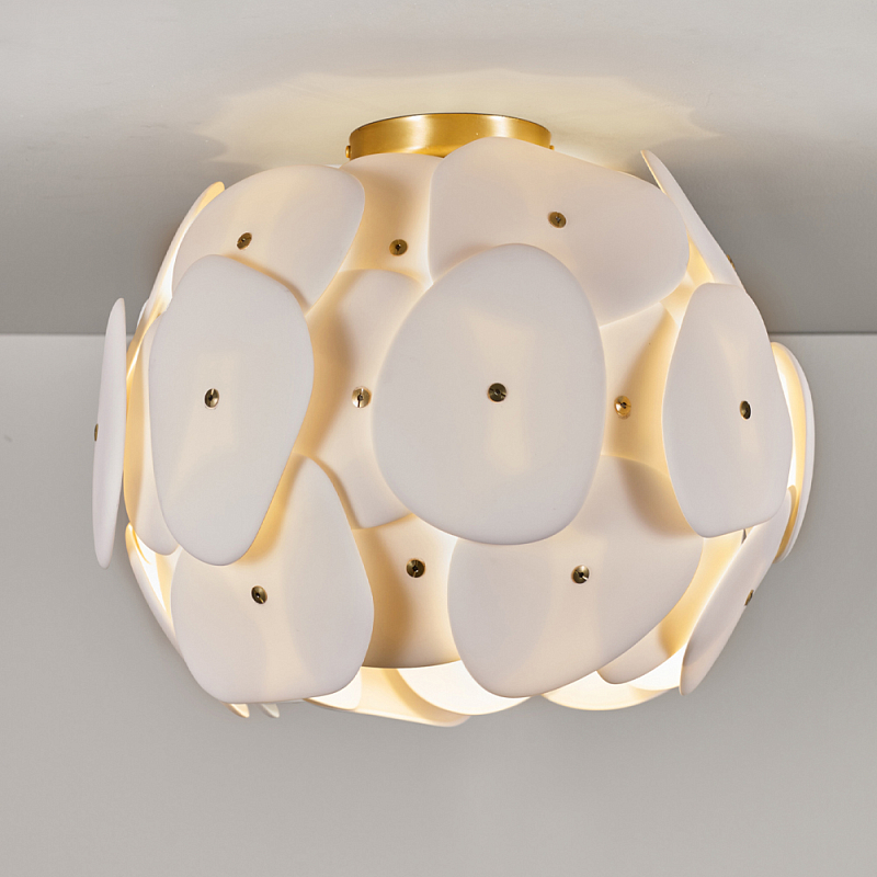 Потолочный светильник в форме шара с плафоном из белых овальных пластин Original BTC (UK) Золотой Белый в Брянске | Loft Concept 