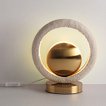 Настольная лампа с бежевым текстурным кольцом и латунным шаром в центре Tactile   варинант исполнения - 3 | Loft Concept в Брянске