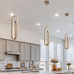 Подвесной светильник золотого цвета с двумя вытянутыми овальными рамками в форме скрепки Eurofase варинант исполнения - 8 | Loft Concept в Брянске