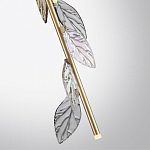 Подвесной светильник с золотистой вертикальной трубкой и декоративными прозрачными листьями из стекла Sylva  варинант исполнения - 8 | Loft Concept в Брянске