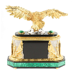 Часы настольные из натурального камня Малахит с декором в виде орла в подарочной коробке Eagle Stone Clock варинант исполнения - 4 | Loft Concept в Брянске