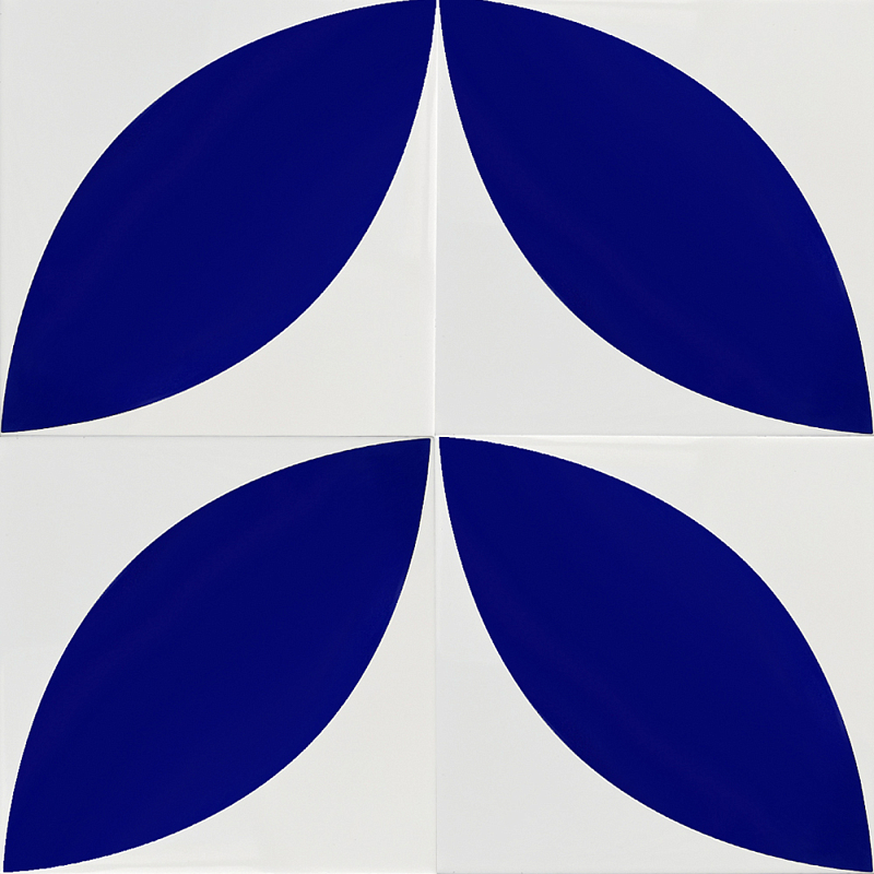 Дизайнерская плитка с узором Лепесток Синий Черный Фиолетовый в Брянске | Loft Concept 