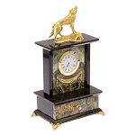 Часы настольные с декором в виде волка из натурального камня Офиокальцит Wolf Stone Clock варинант исполнения - 2 | Loft Concept в Брянске