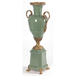 Ваза зеленого цвета из фарфора на высокой подставке с бронзовыми ручками Eden Garden porcelain and bronze варинант исполнения - 2 | Loft Concept в Брянске
