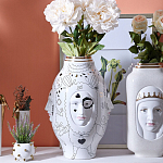Ваза с декоративными лицами и графическими элементами в виде сердец и символов Faces of Imagination варинант исполнения - 5 | Loft Concept в Брянске