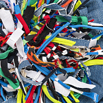 Подушка круглая из джинсовой одежды Heart Round варинант исполнения - 2 | Loft Concept в Брянске