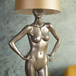 Лампа MANNEQUIN LAMP с абажуром руки на талии варинант исполнения - 8 | Loft Concept в Брянске