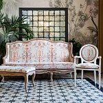 Трехместный диван из массива бука бежевый с растительным орнаментом Raffael Renaissance Beige Sofa варинант исполнения - 9 | Loft Concept в Брянске