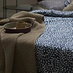 Постельное белье темно-синего цвета с рисунком Blossom Essence Sophie варинант исполнения - 7 | Loft Concept в Брянске