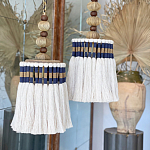 Подвесной светильник с подвесом из деревянных бусин и абажуром из кисточек Аmbiance варинант исполнения - 2 | Loft Concept в Брянске