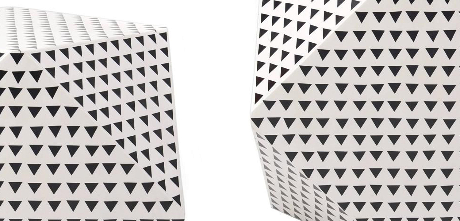 Triangular Black and White Geometric side table Triangular Black and White Geometric side table - Loft-Concept в Брянске