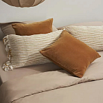 Чехол на подушку горчичного цвета с бахромой и объемным узором Ethnic mix варинант исполнения - 7 | Loft Concept в Брянске