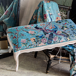 Банкетка из массива бука с цветочным принтом Turquoise Beige Chinoiserie Garden Banquette варинант исполнения - 5 | Loft Concept в Брянске