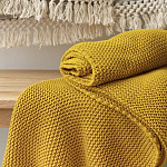 Плед из хлопка жемчужной вязки горчичного цвета Waffle Comfort варинант исполнения - 7 | Loft Concept в Брянске