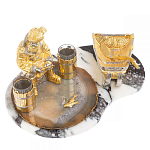 Икорница со стопками с декором "Рыбак с санями" с гравировкой на подставке из натуральных камней Агат Мрамор Decorative Cavair Dishes варинант исполнения - 7 | Loft Concept в Брянске