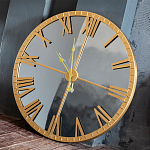 Часы настенные зеркальные с золотым металлическим циферблатом Mirror Tower Clock варинант исполнения - 4 | Loft Concept в Брянске