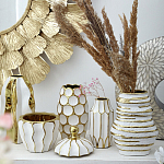 Ваза белая с рельефной поверхностью и золотыми полосами Vase Beehive варинант исполнения - 7 | Loft Concept в Брянске