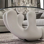 Дизайнерский журнальный стол с круглой прозрачной столешницей на белом фигурном основании Luqak варинант исполнения - 4 | Loft Concept в Брянске