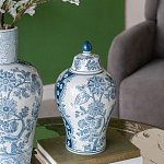 Ваза с крышкой и голубым цветочным рисунком на белом фоне Blue & White Ornament варинант исполнения - 4 | Loft Concept в Брянске
