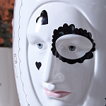 Ваза с декоративными лицами и графическими элементами в виде сердец и символов Faces of Imagination варинант исполнения - 6 | Loft Concept в Брянске