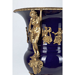 Ваза темно-синего цвета из фарфора с бронзовыми ручками в виде фигур Eden Garden porcelain and bronze варинант исполнения - 6 | Loft Concept в Брянске