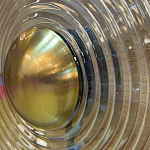 Бра с круглым рифленым плафоном янтарного цвета Savio Glass Disc Light варинант исполнения - 1 | Loft Concept в Брянске