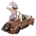 Статуэтка фарфоровая Девушка с автомобилем Charming Statuette варинант исполнения - 2 | Loft Concept в Брянске
