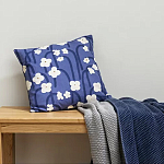 Подушка декоративная синяя с цветочным принтом Blossom Essence Emily варинант исполнения - 5 | Loft Concept в Брянске