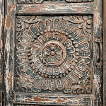 Индийский шкаф с орнаментом резьба из дерева Indian Antique Furniture  варинант исполнения - 1 | Loft Concept в Брянске