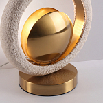 Настольная лампа с бежевым текстурным кольцом и латунным шаром в центре Tactile   варинант исполнения - 8 | Loft Concept в Брянске