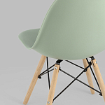 Пластиковый стул на ножках из массива бука Eames Mint варинант исполнения - 6 | Loft Concept в Брянске