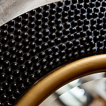 Зеркало в черной фактурной раме с золотым кантом Summon the Light варинант исполнения - 3 | Loft Concept в Брянске