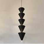 Подвесной светильник светодиодный в виде ряда черных металлических конусов  Herringbone варинант исполнения - 4 | Loft Concept в Брянске