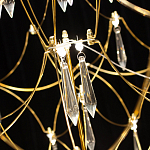 Люстра подвесная с изогнутым металлическим каркасом и множеством хрустальных подвесок Золото Диаметр 80 см Quasar варинант исполнения - 2 | Loft Concept в Брянске